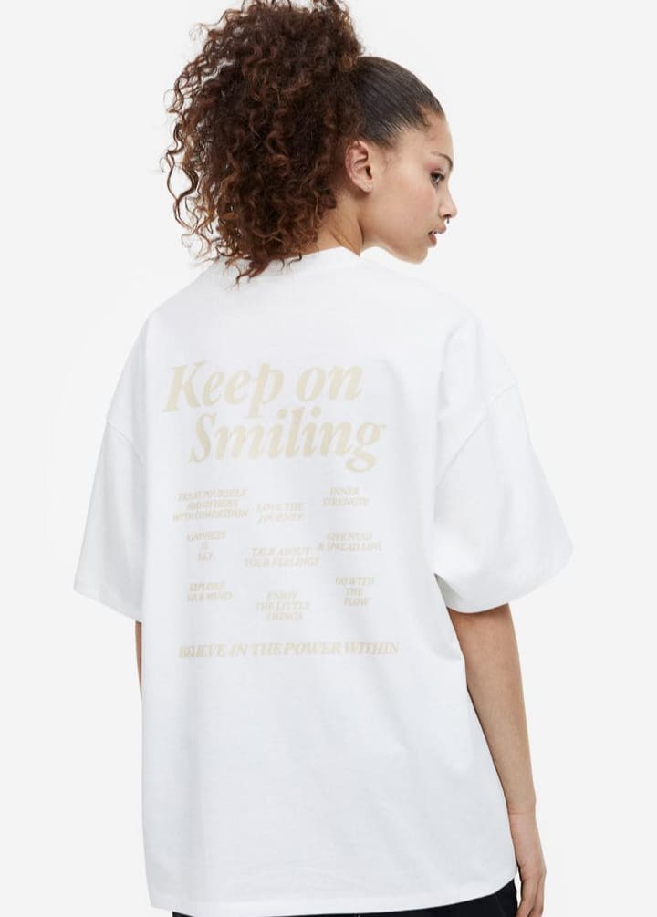 تي شيرت مطبوع كبير الحجم